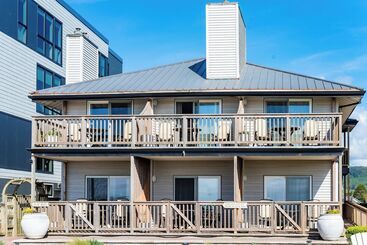 בית מלון כפרי Inn At The Prom Oceanfront