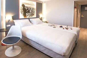 Hotel Kyriad Paris Nord  St Ouen