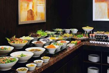 Mövenpick Hotel Apartments Al Mamzar Dubai