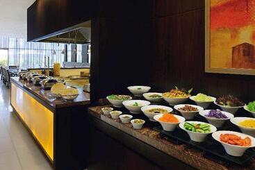 Mövenpick Hotel Apartments Al Mamzar Dubai
