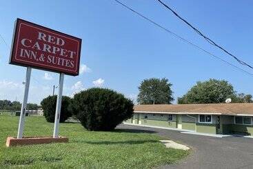 בית מלון כפרי Red Carpet Inn & Suites Wrightstown