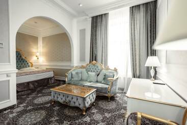 هتل Royal Grand