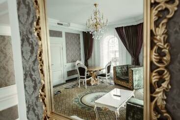 هتل Royal Grand