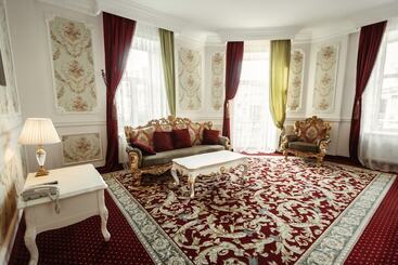 هتل Royal Grand