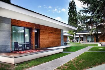 هتل Villas And Apartments Oaza
