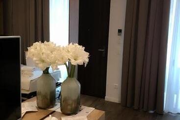 هتل Villas And Apartments Oaza