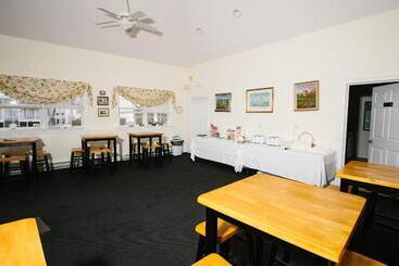 هتل Taber Inn
