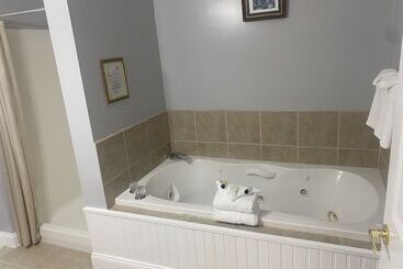 هتل Taber Inn