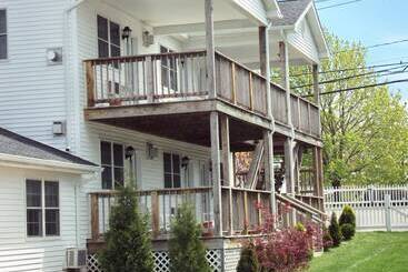 هتل Taber Inn