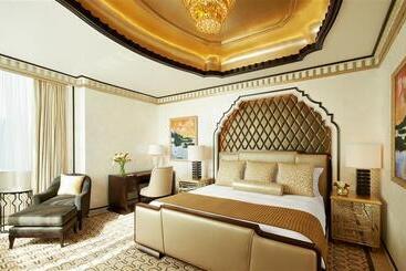 هتل The St. Regis Abu Dhabi