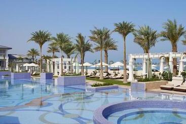 هتل The St. Regis Abu Dhabi