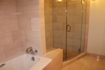 Ice House Suites And Condominiums