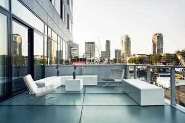 Mainport Hotel Rotterdam, A Hilton Affiliate