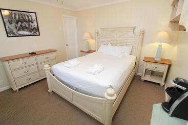 مُتل Fin  N Feather Waterside Inn By Kees Vacations