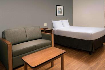 Woodspring Suites Odessa