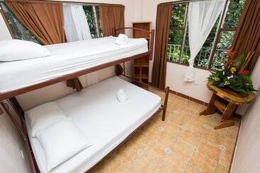 هتل Hostel Manuel Antonio
