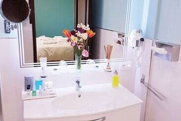 تختخواب و صبحانه Villa Bellavista Alba