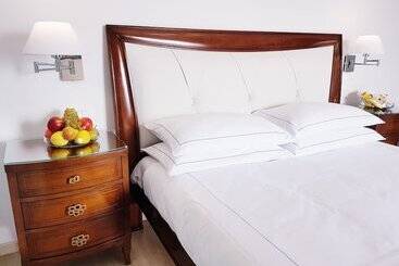 تختخواب و صبحانه Villa Bellavista Alba