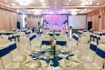 هتل Din Ky Cong Chao Binh Duong