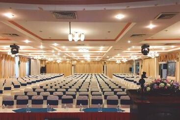 هتل Din Ky Cong Chao Binh Duong