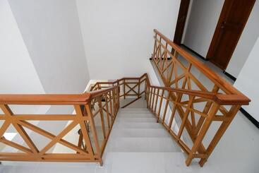 هتل Reddoorz Plus @ Panorama Villas Batu