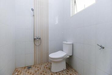 هتل Reddoorz Plus @ Panorama Villas Batu