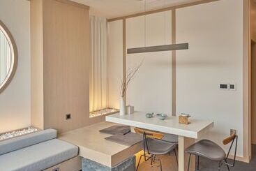 هتل Uh Suite The Seoul