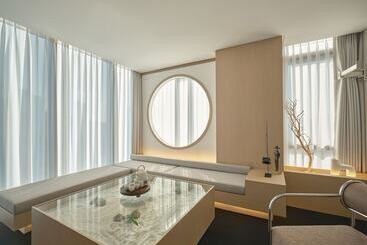 هتل Uh Suite The Seoul