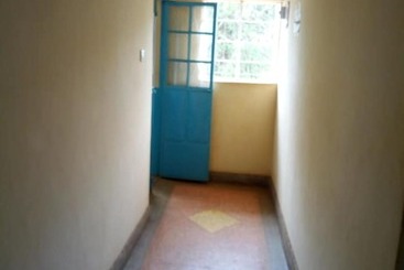 هتل At Ease Guest House