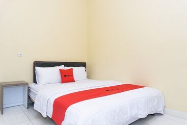 هتل Reddoorz @ Mt Haryono Street Waingapu