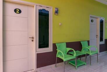 هتل Reddoorz @ Mt Haryono Street Waingapu