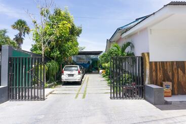 هتل Reddoorz @ Mt Haryono Street Waingapu