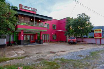 Otel Reddoorz Near Citraland Waterpark Kendari