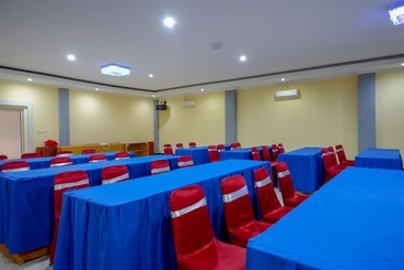 Otel Reddoorz Near Citraland Waterpark Kendari