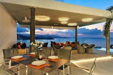 هتل Unique Boutique Resort