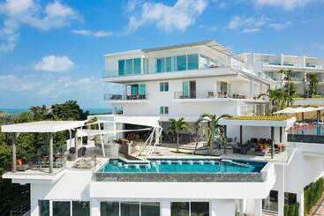 هتل Unique Boutique Resort