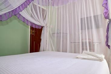 پانسیون Twinspot Guest House