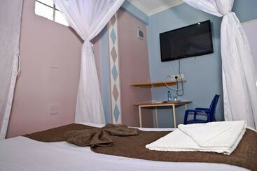 پانسیون Twinspot Guest House
