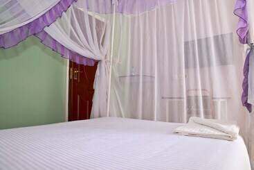 پانسیون Twinspot Guest House