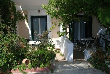 Anna Studios