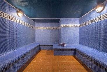 Ezdan Hotel Doha