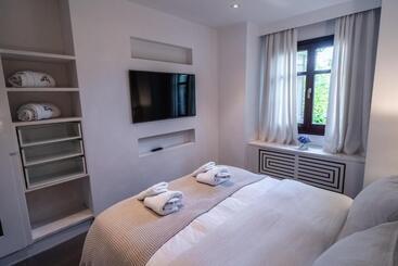 هتل 12 Months Resort & Spa