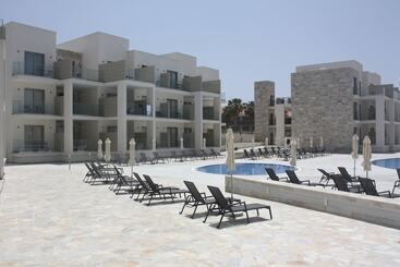 Amphora Hotel & Suites