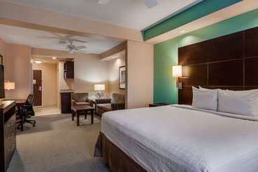 هتل Best Western Plus Midland Suites