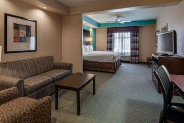 هتل Best Western Plus Midland Suites