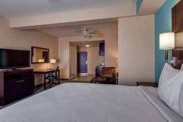 هتل Best Western Plus Midland Suites