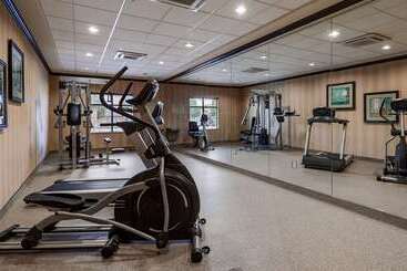 هتل Best Western Plus Midland Suites
