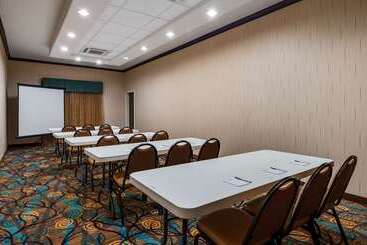 هتل Best Western Plus Midland Suites
