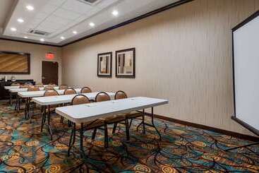هتل Best Western Plus Midland Suites