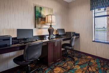 هتل Best Western Plus Midland Suites